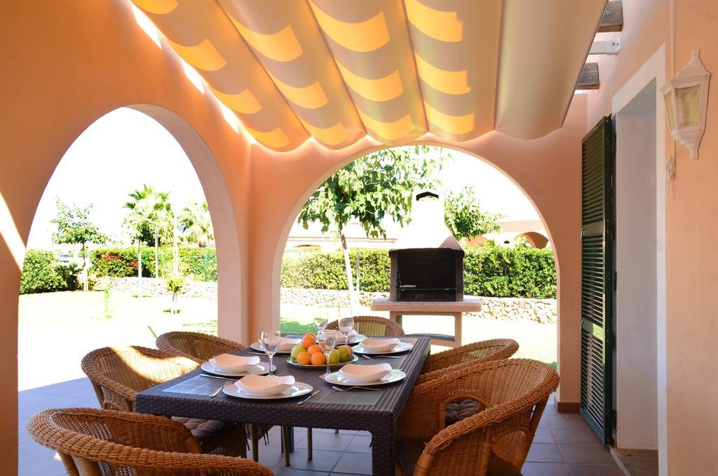 Villas Las Golondrinas Cala'N Bosch  Habitación foto